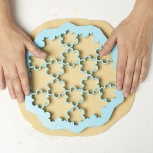 Lékué Holidays Baking Cookie Cutters Kid Adult Chef Heart Snowflake Winter Fun - Picture 12 of 16